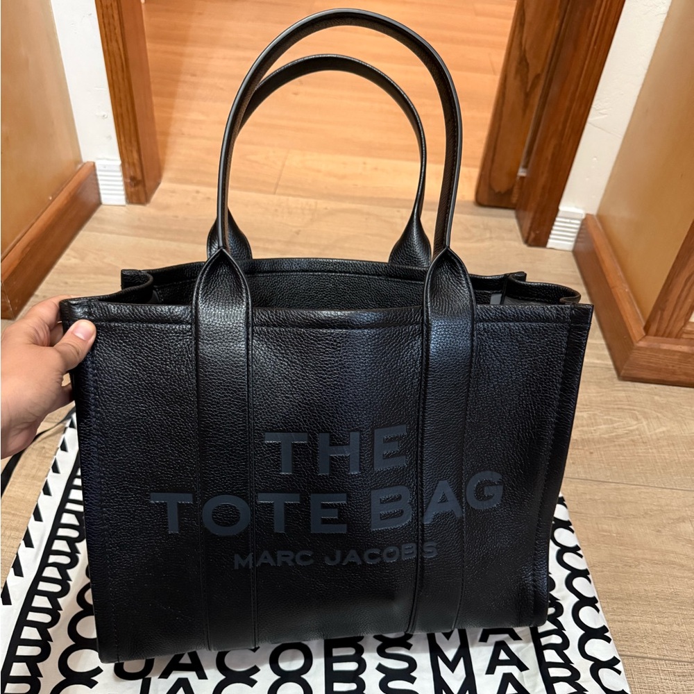 Marc Jacobs Black Leather Tote large